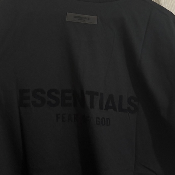 Fear of God Essentials Stretch Limo Tee (XXL) - Picture 3 of 5